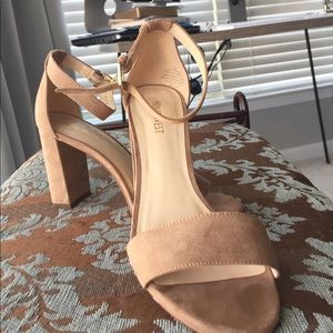 Nine West Heels that are in excellent condition
